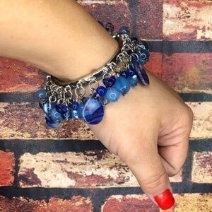 Silver & Blue Beaded Elastic Bracelet fr